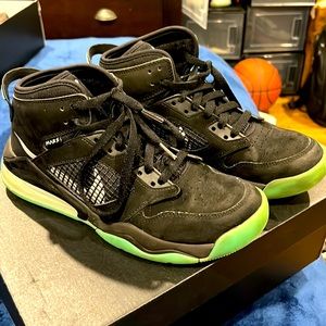 Nike Jordan Mars 270 size 7